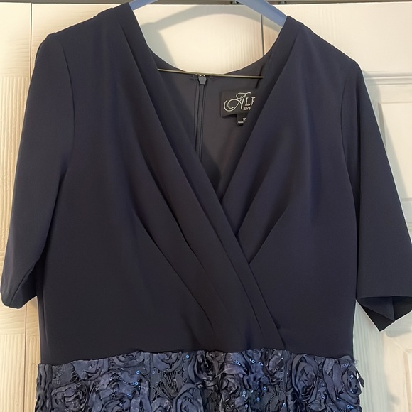 Blue Evening/ Mother of the Bride dress - Picture 2 of 6